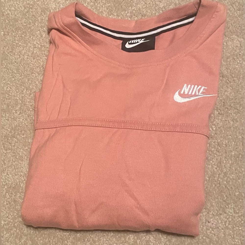 Nike peach long sleeve crop top